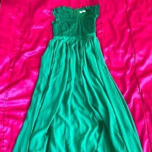 Zapaka Green Lace Dress 💚